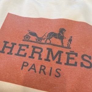 Women’s boutique sweatshirt with “HERMES” graphic in XL